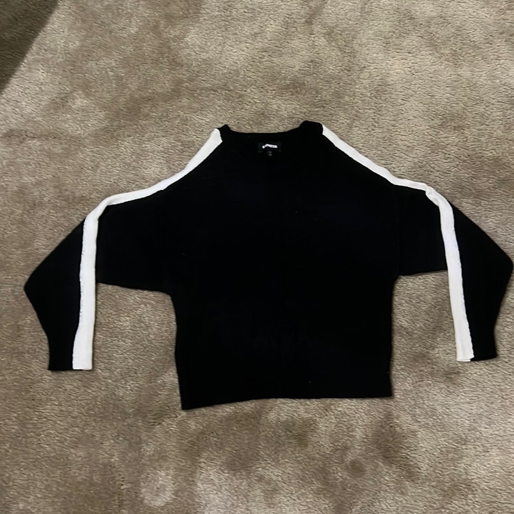 Women’s express xxs brand new cold shoulder sweater black